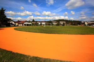 OBNOVA TEKAŠKE STEZE OB OŠ CERKNICA 06 FOTO LJUBO VUKELIČ